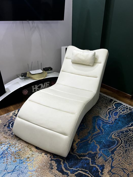 Fotel Alan Szelong bialy