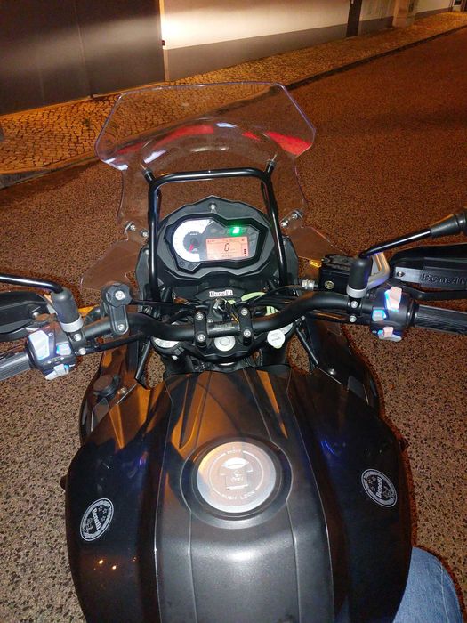 Benelli TRK 502 com extras