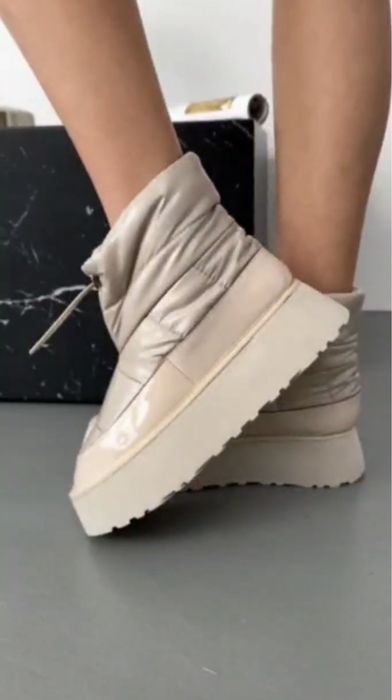 Сапоги ботинки дутики бежевые