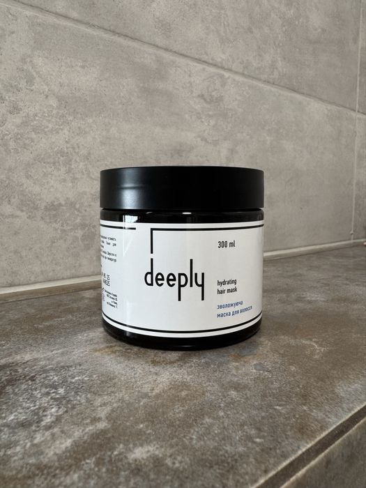 Зволожуюча маска Deeply для волосся