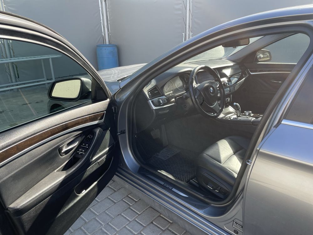 BMW 528i 2014 рік