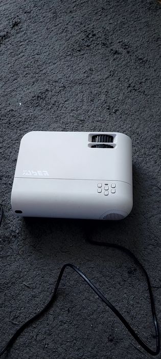 Projektor 4 full HD