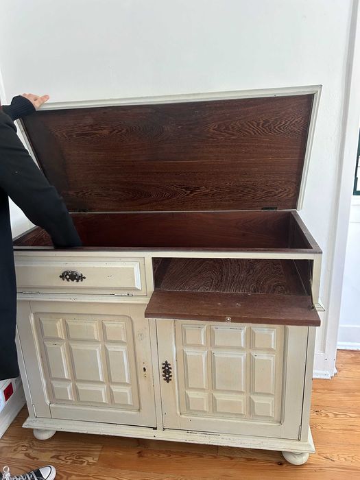 Aparador ou cómoda de estilo rústico