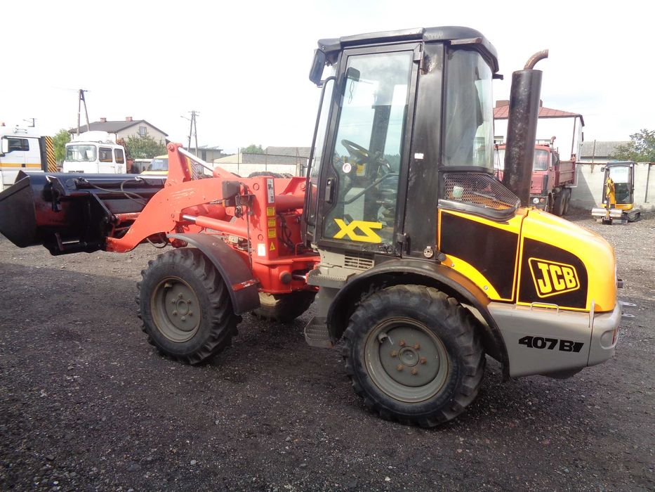 Ładowarka JCB 407 B ZX + łyżka bocznego wysypu 2005 r