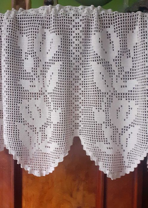 Lamberkin koronkowy wzór Tulipany