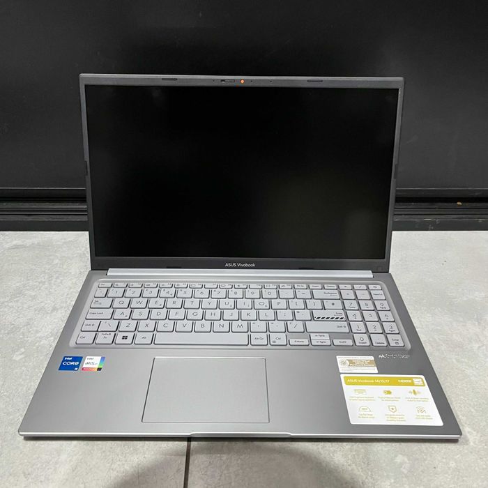 ASUS Vivobook 15 X1504VA | Używany | Sprawny | I5 | 512 GB SSD |