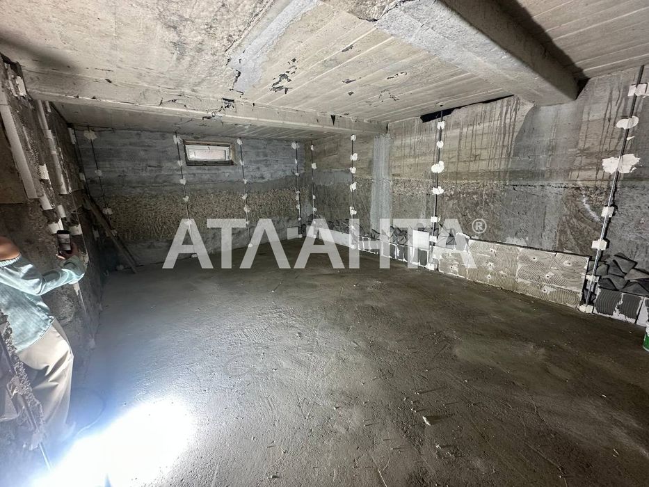 Будинок, 5хв від Майдану, 6 соток, басейн, альтанка та гараж