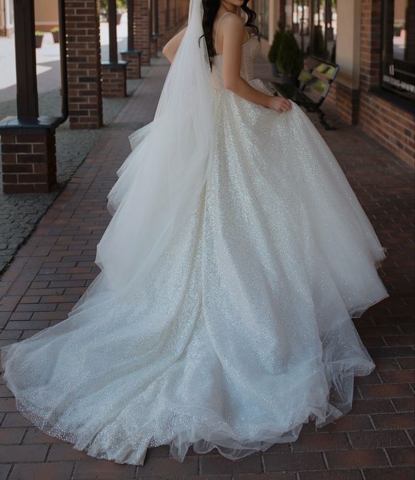 Весільна сукня з блискітками