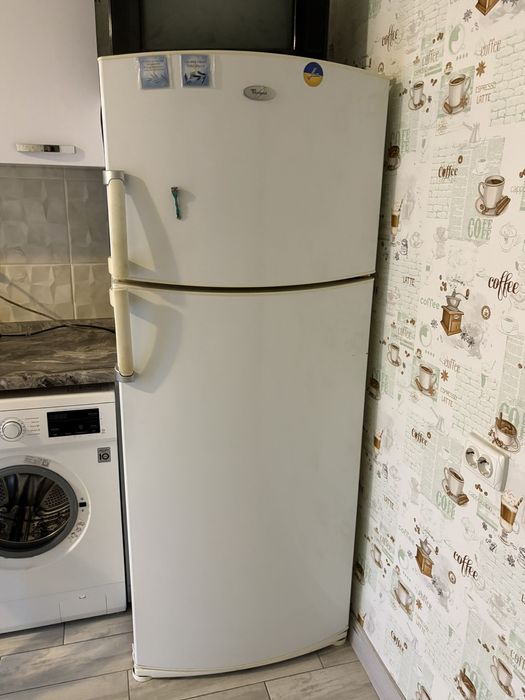 Продам холодильник