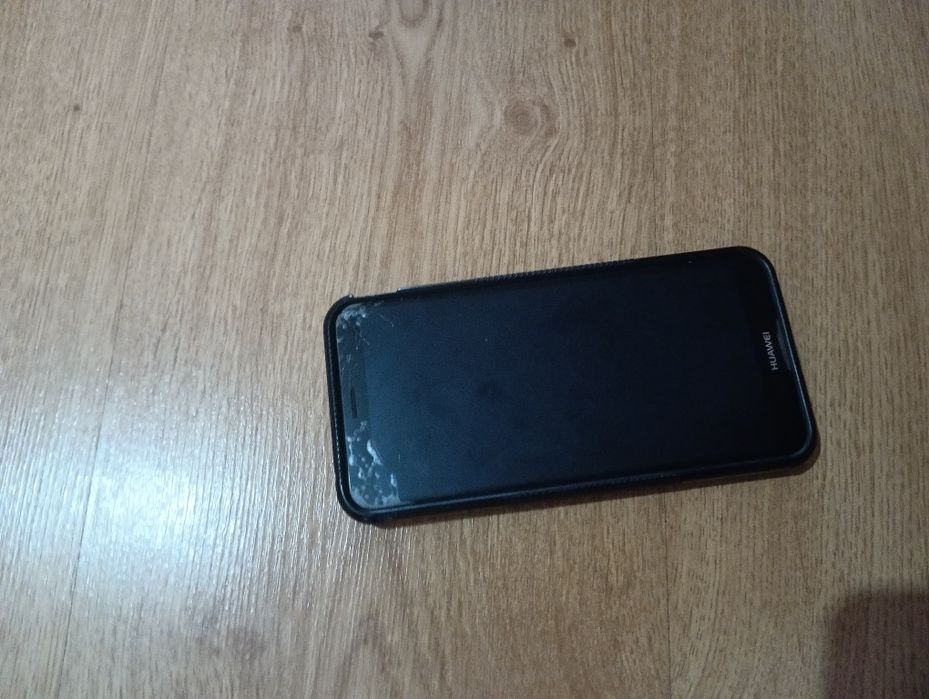 Смартфон HUAWEI Y6 2018р або 2019р