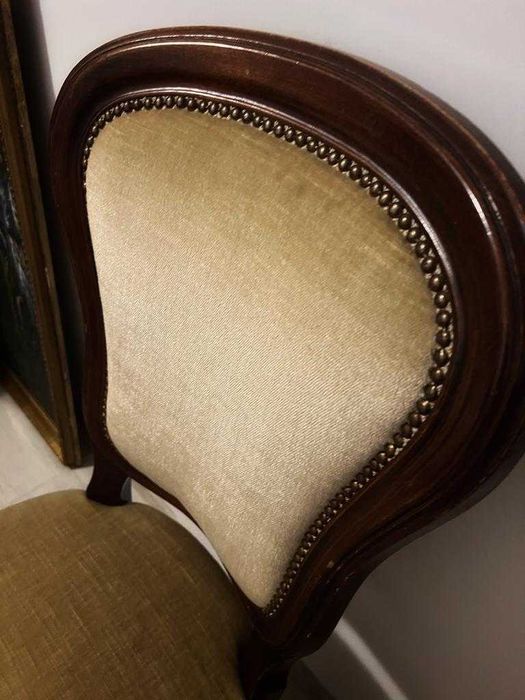 Krzesła Ludwik stylizowane rzeźbione drewno brąz tapicerowane piękne