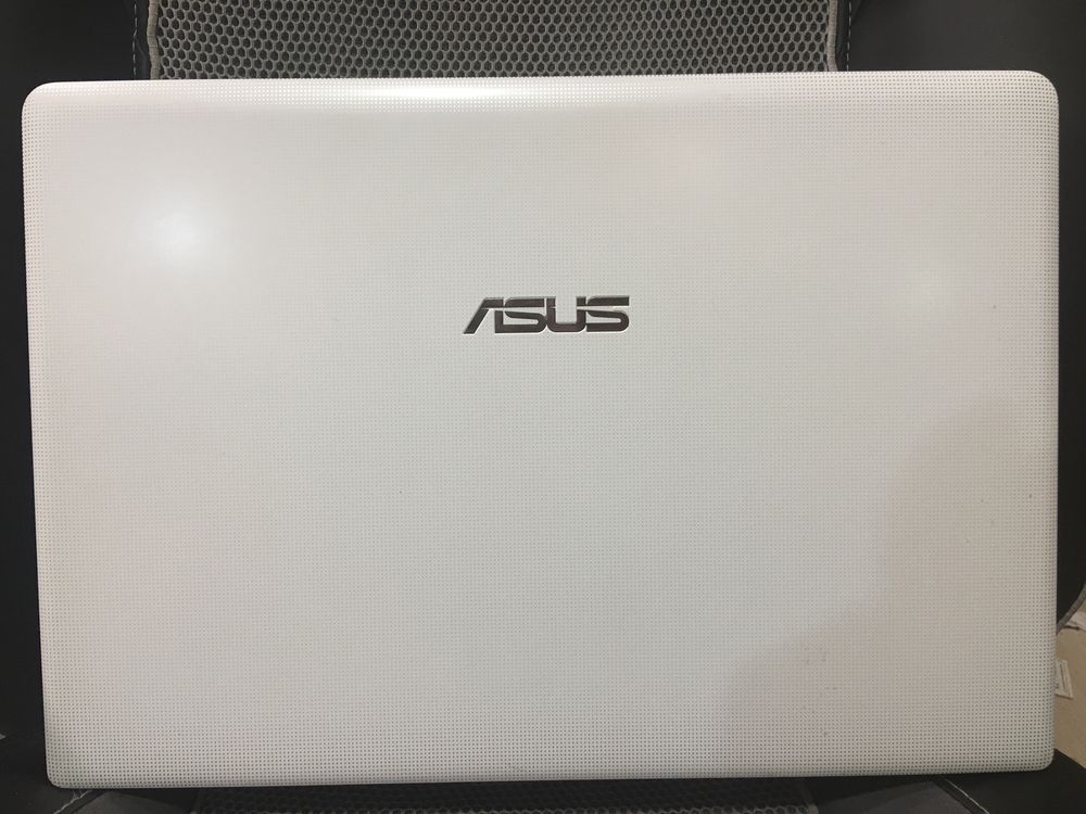 Ноутбук asus