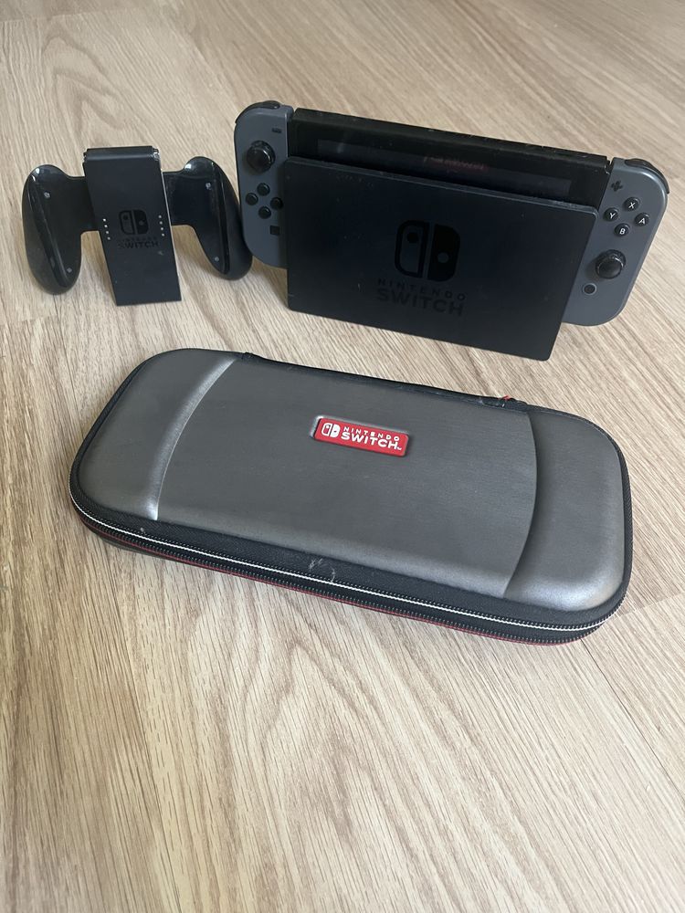 Nintendo Switch com acessórios + jogo pokemon lets go pikachu(opciona)