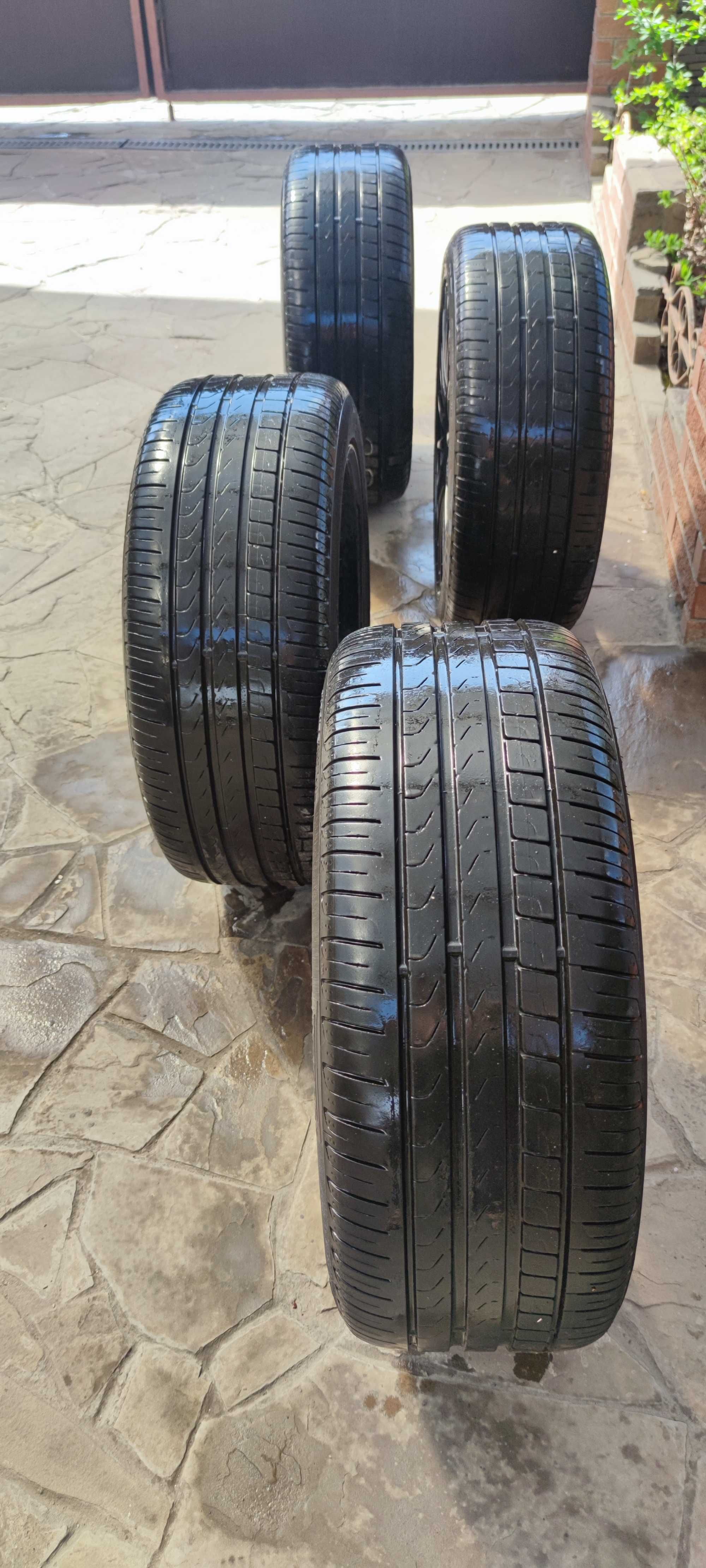 Шини Pirelli 235/45/18 на дисках та шини Bridgestone 225/65/16C .