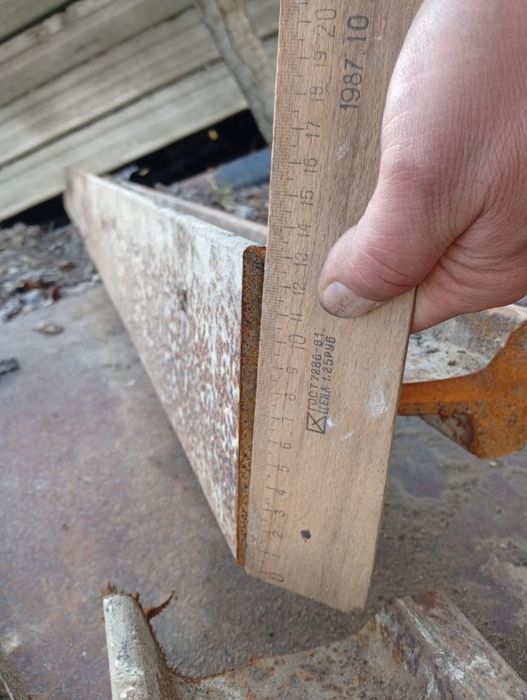 Продам рельсы 3 куска 1.60м, 1.70м и 1.80 и 1.80