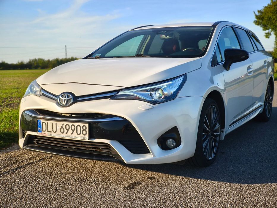 Toyota Avensis Toyota Avensis Kombi Selection, skóra, biała perła,LED, kamera,