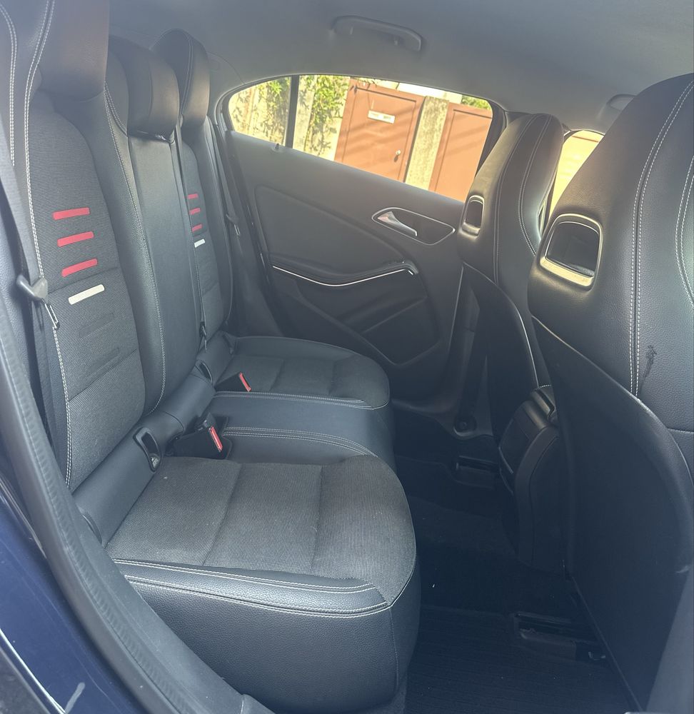 Mercedes A 180 1.5 D 110 CV Ano 2018 ( Versao Full Led )