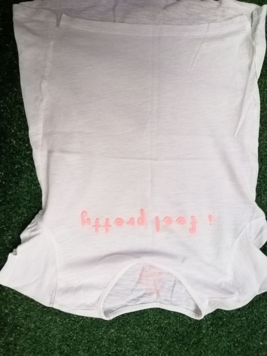 Sprzedam jak na zdjęciach w bardzo dobrym stanie koszulki /t-shirt