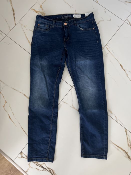 Jeansy W42, L30 w rozmiarze L