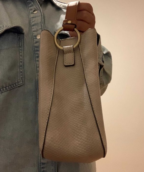 Carteira Tiracolo Bege Parfois