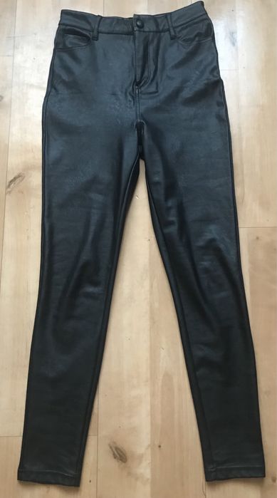 Spodnie damskie z ekoskóry rozm. 36 STRADIVARIUS