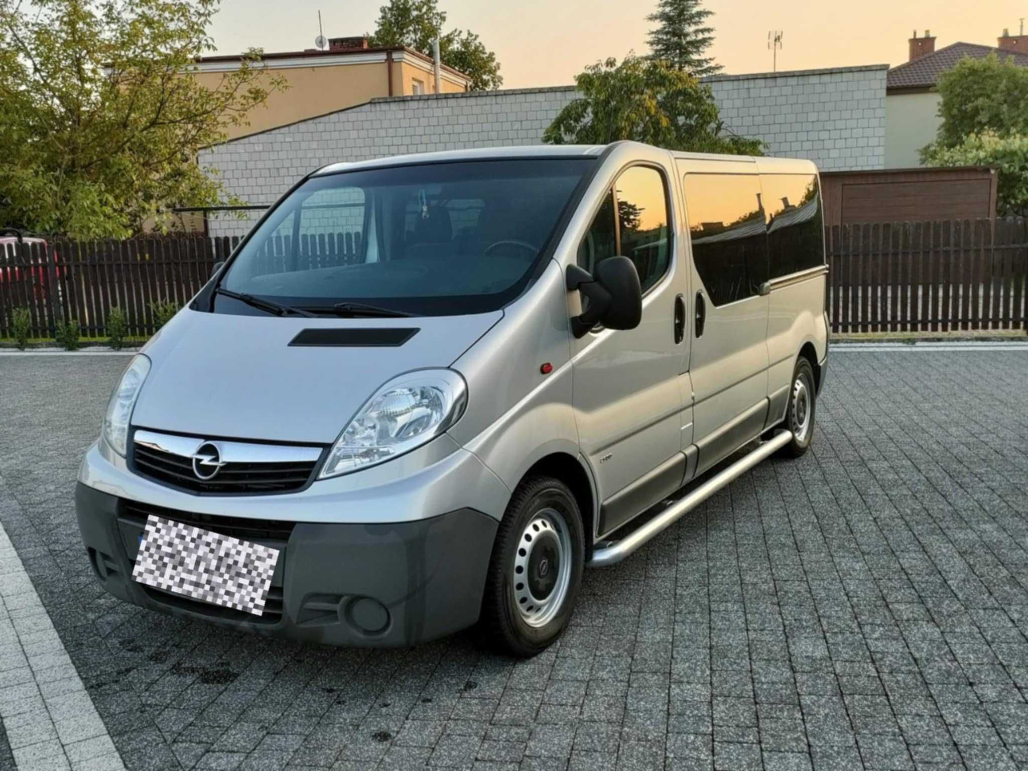 Opel Vivaro 2010 2.5 CDTI