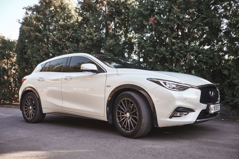 Продам авто Infiniti Q30