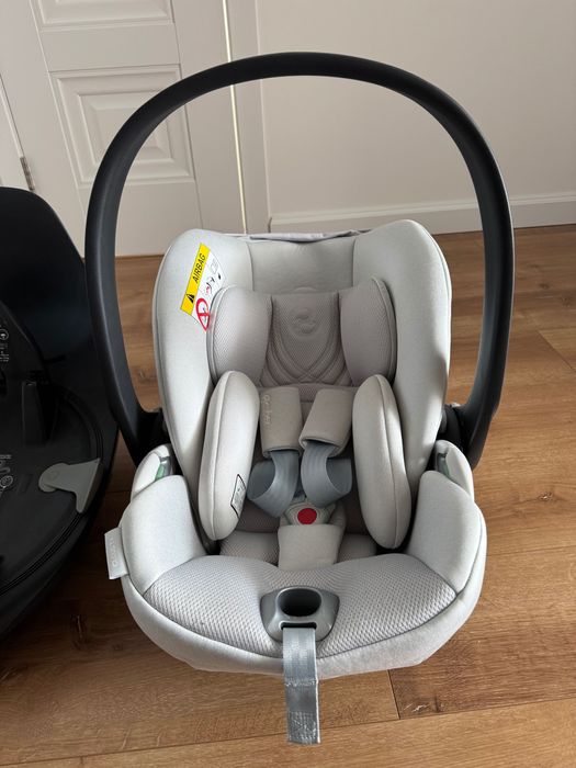 Продам Автокрісло Cybex Cloud T i-Size plus Platinum White з базою