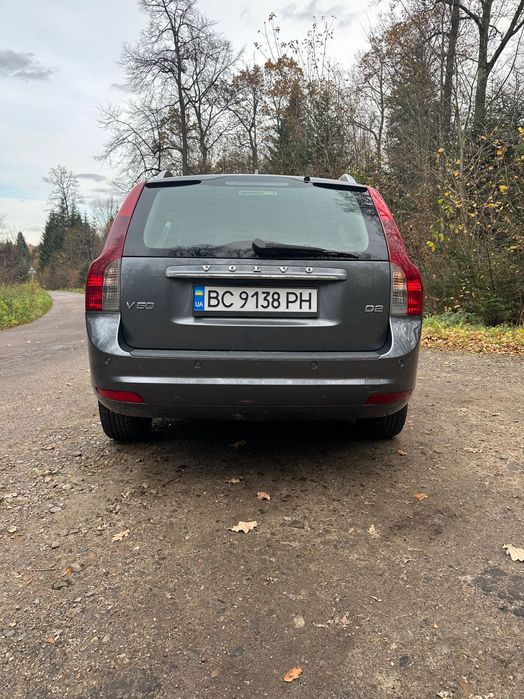 Volvo v50 2011 року 1.6 d2