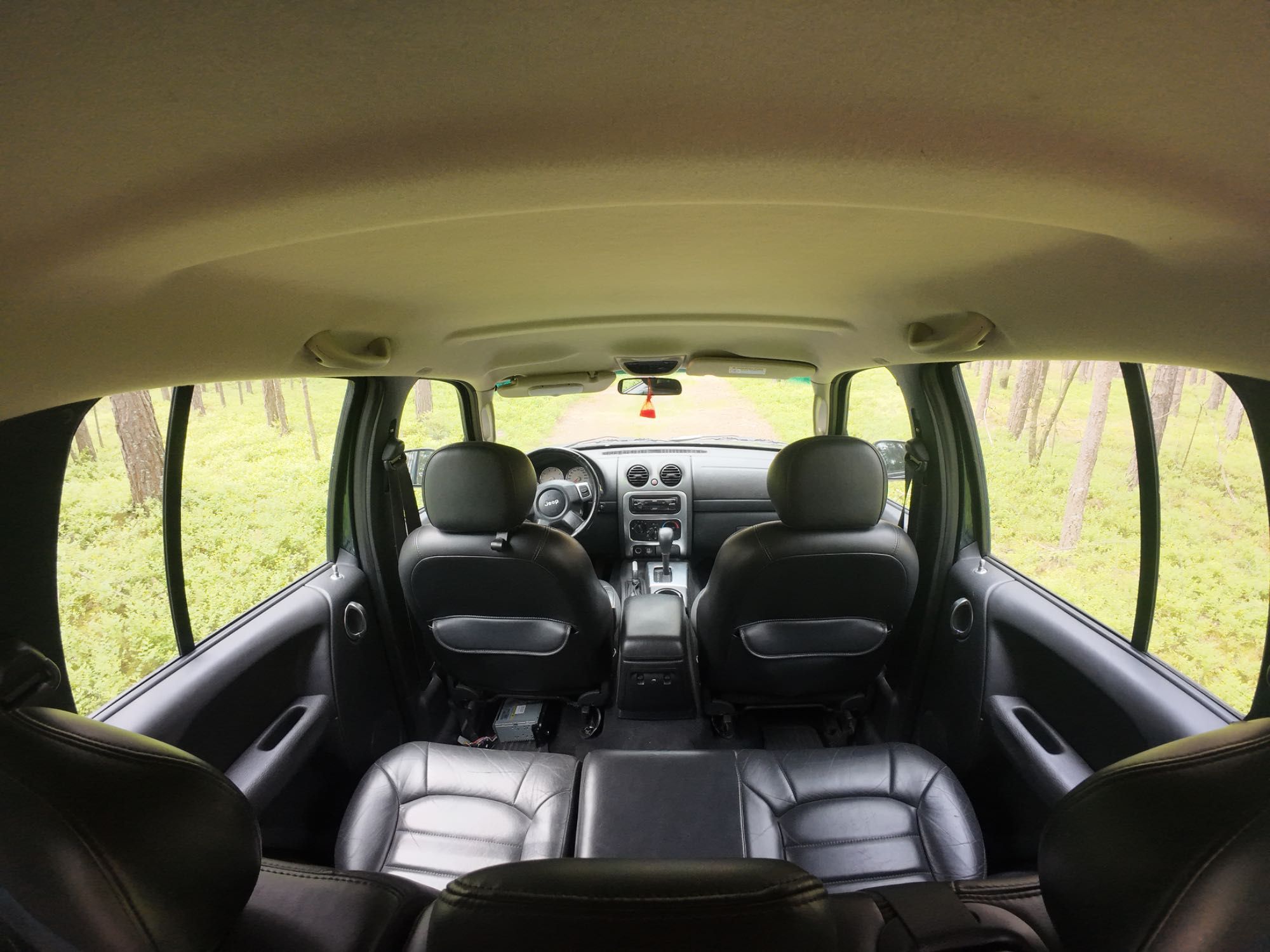 Jeep Cherokee Liberty kj 3.7 full time Limited Edition