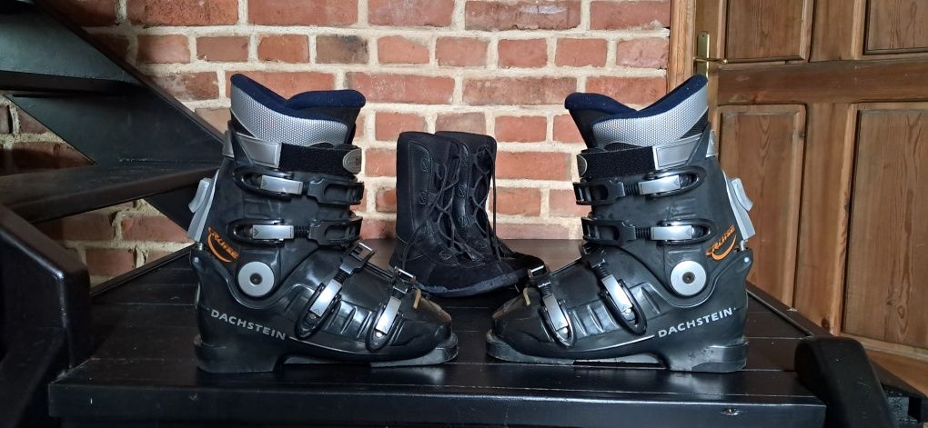 Buty narciarskie i wkładki do butów snowborfowyvh oraz torba na buty