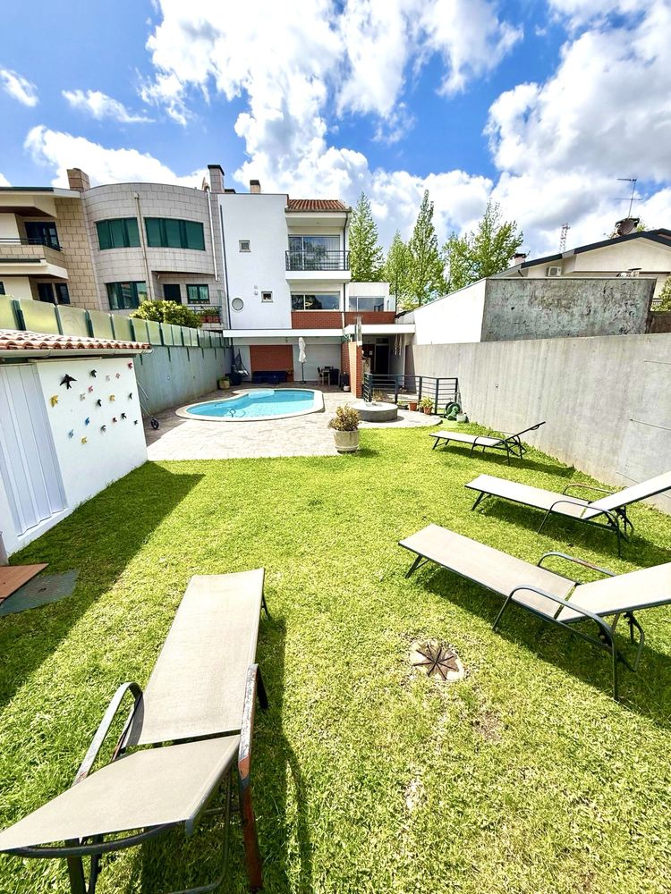 Moradia com Piscina Maia