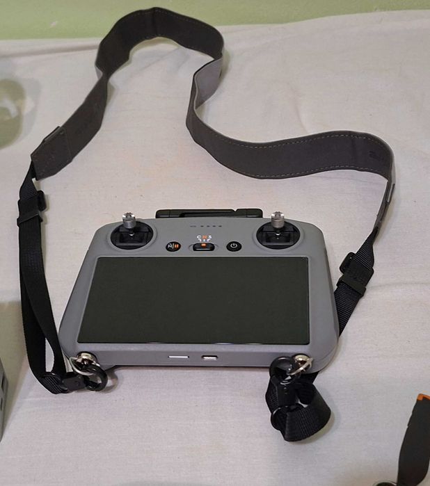 Dron DJI Mini 4 Pro Fly More Combo (RC 2) w doskonałym stanie