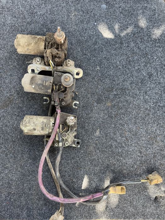 Продам Моторчик заднего Дворника Таврия ВАЗ 2109 2104