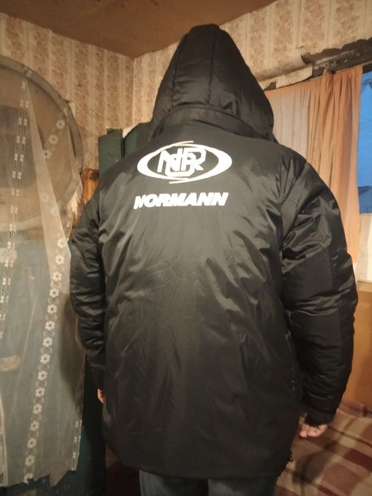 Продам зимний пуховик мужской р.50-52 рост 175-180