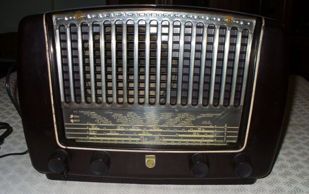 Radio antigo Philips model BX416A 50 - ano de 1952