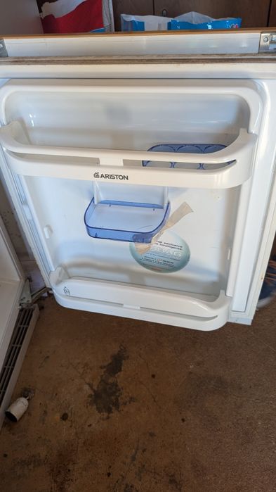 Frigorífico encastrar Ariston