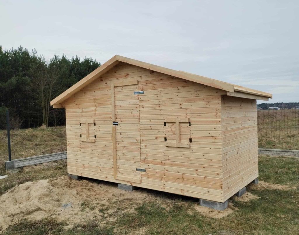 Gołębnik solidny na rusztach