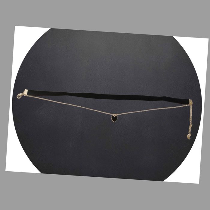 choker czarny miękki z naszyjnikiem z serduszkiem gotycki