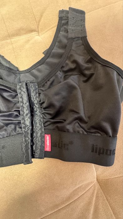 Компресійний бюстгальтер