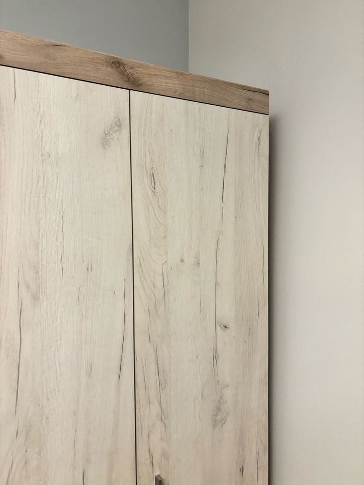 Szafa w pięknym kolorze 80cm