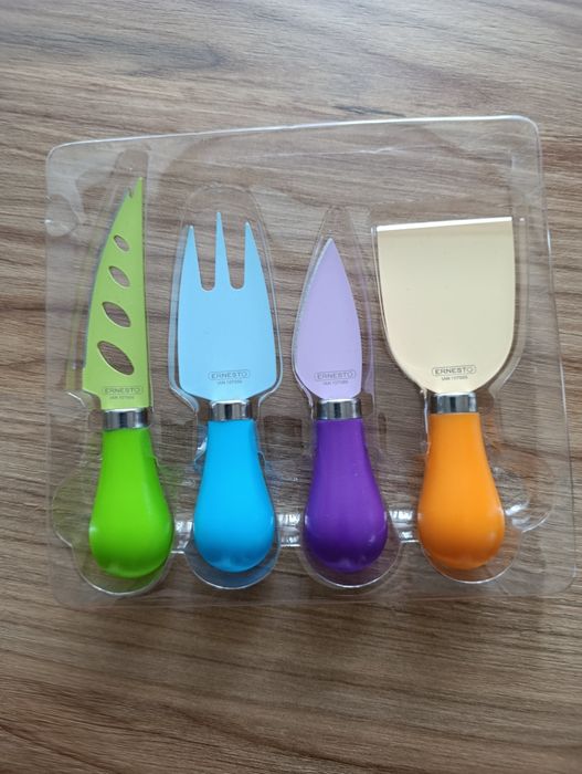 Nożyki do serów kolorowe