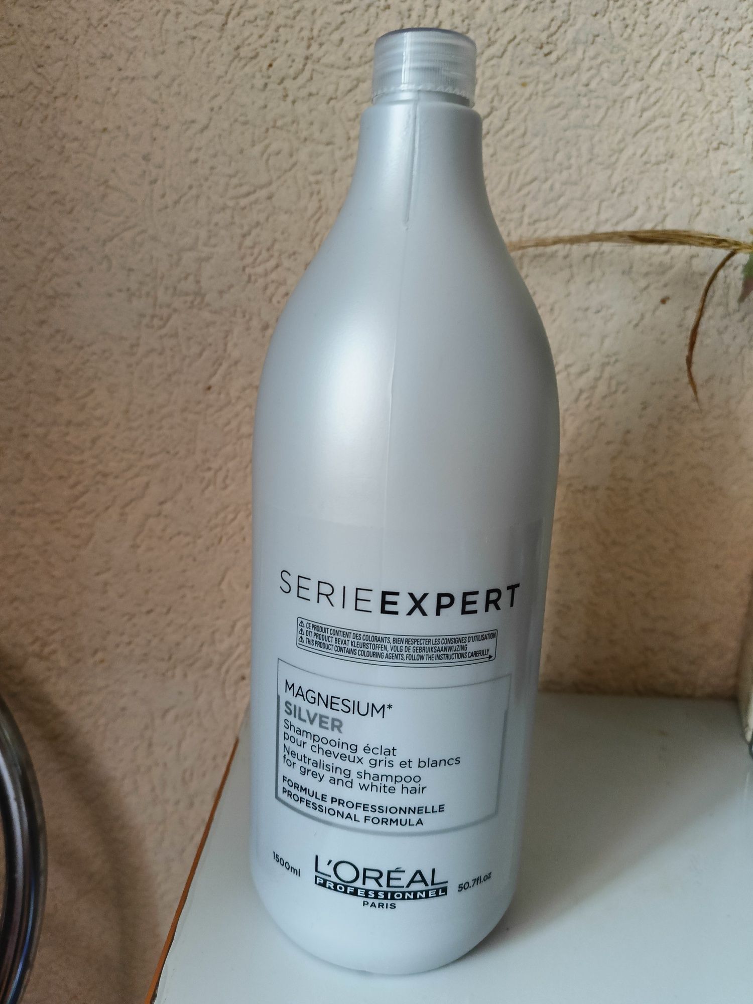 L'Oreal Professional Serie Expert Silver срібний шампунь для нейтраліз