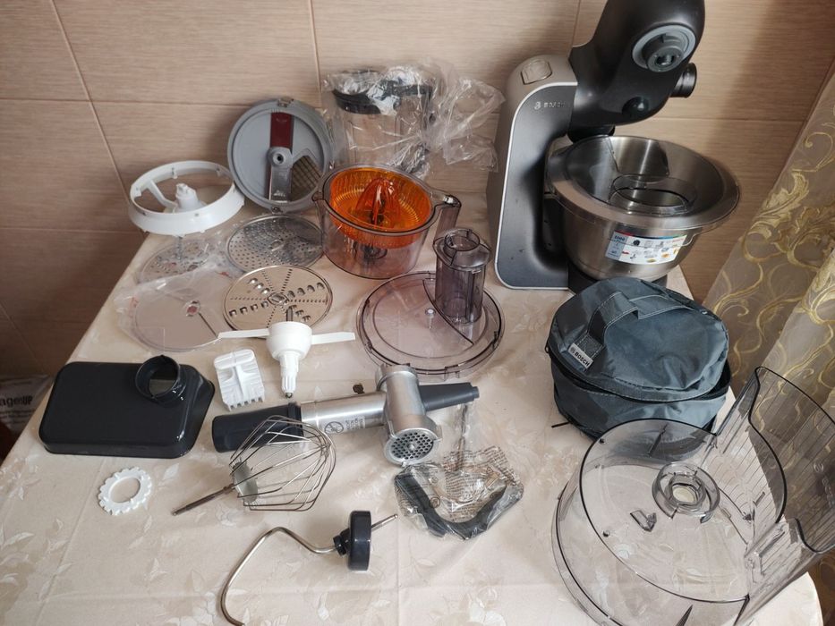 Кухонний комбайн Bosch MUM58M64