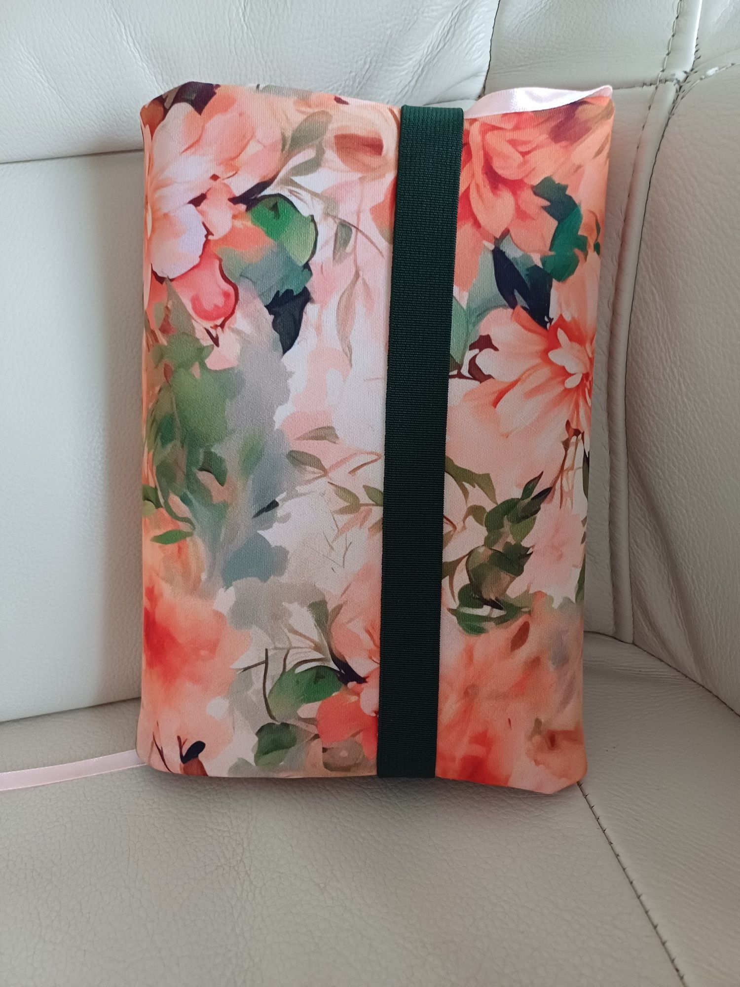 Nowy etui otulacz okładka na książkę uniwersalna handmade