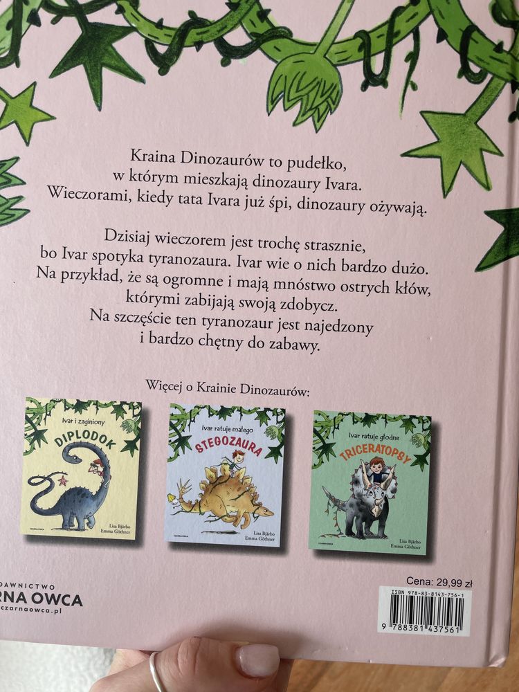 Ksiazka Ivar zaprzyjaznia sie z tyranozaurem. Ksiazka o dinozaurach.