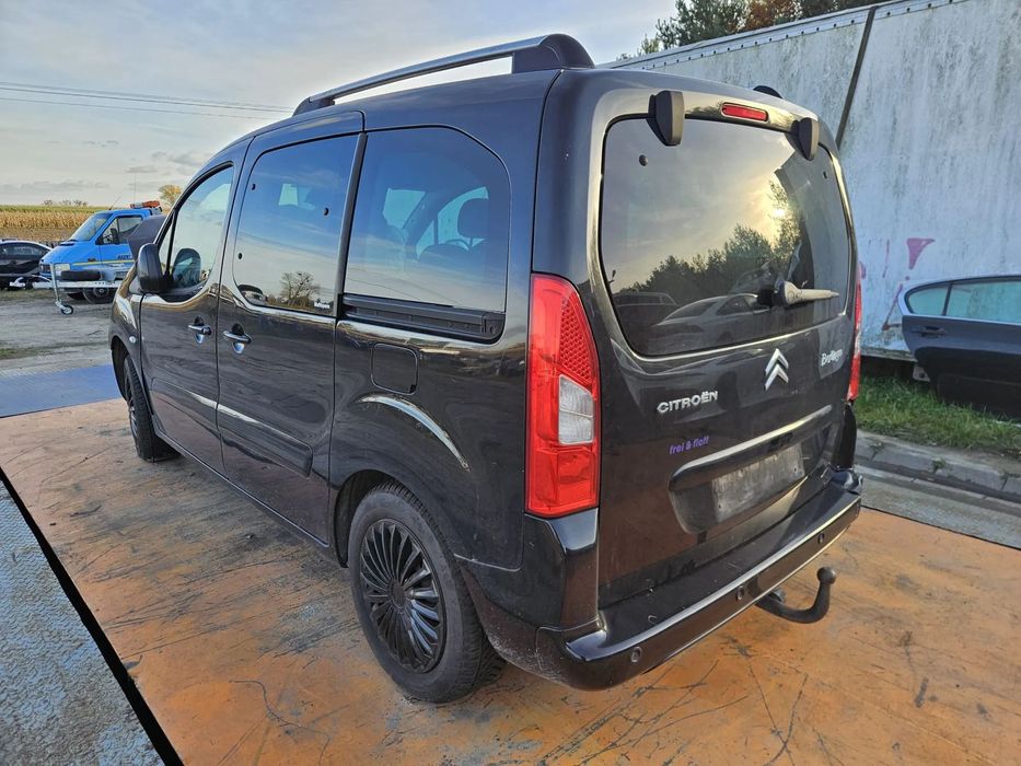 Citroen BERLINGO II 2010- Silnik 1.6 NFU 109KM/80kW EXYB na części klapa lampy hak