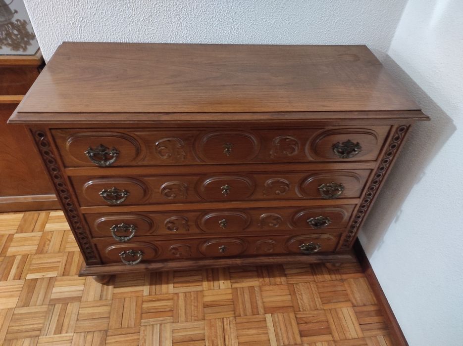 Cómoda de madeira D. João V