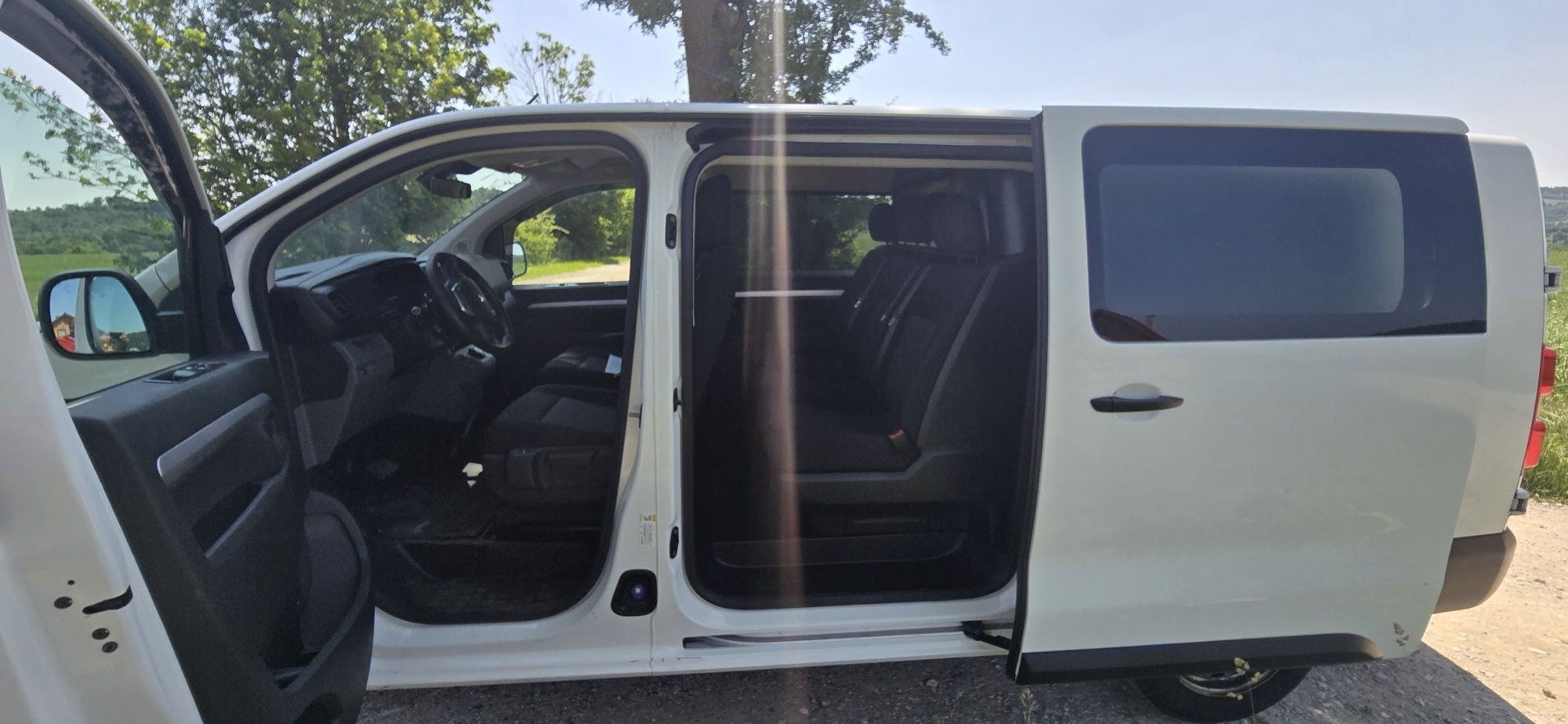 Peugeot Expert brygadówka 5 os. Wynajem do wynajęcia bus z oc sprawcy