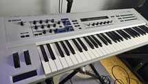 Sintetizador Yamaha CS6X